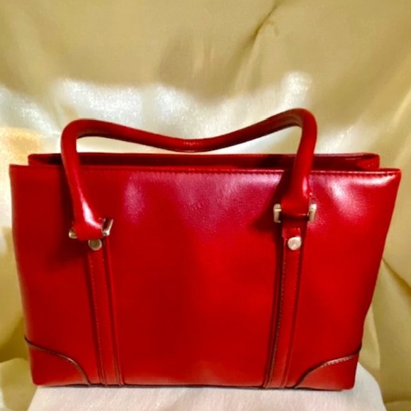 💖Liz Claiborne Very pretty Red Handbag. 12-1/2 in. W x 9 in H. x 4 in D - Picture 2 of 6